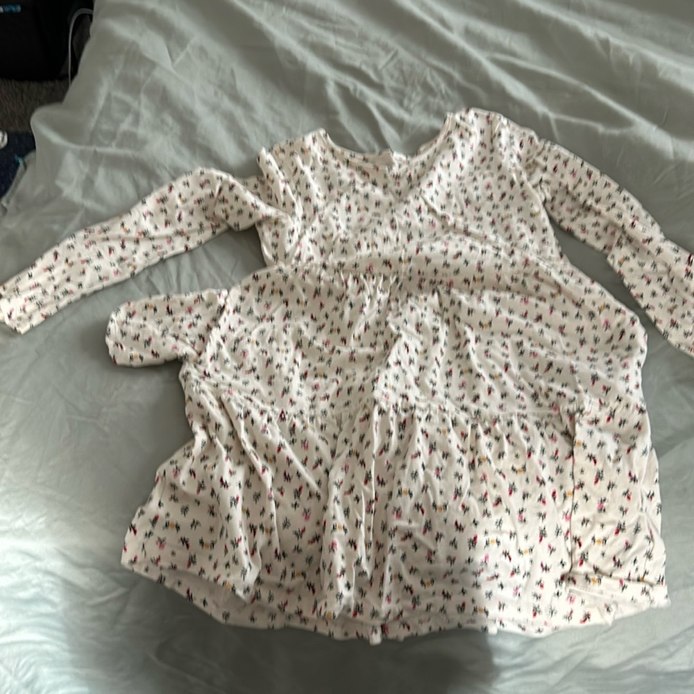 Girls floral pattern long sleeve dress size large has pockets never worn